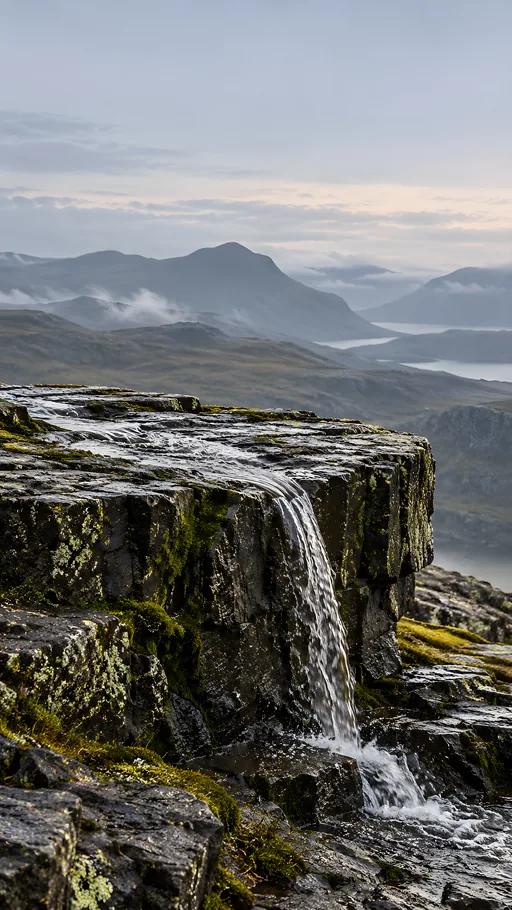 Basalt Shelf with Clear Runoff — Nature & Landscapes wallpaper