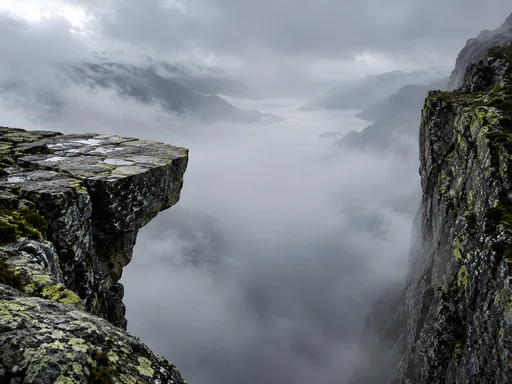 Basalt Shelf and Lichen Cliff — Nature & Landscapes wallpaper